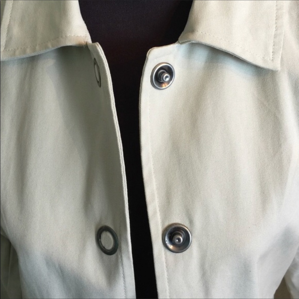 Stylish On Trend Trench Coat - Picture 4 of 5